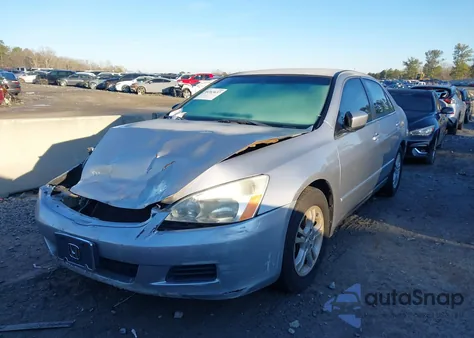 2006 Honda Accord 2.4 Lx z USA, uszkodzony, nr VIN 3HGCM56436G705454